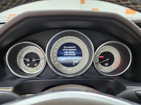 Used 2015 Mercedes-Benz E 350 4MATIC Sedan image 30