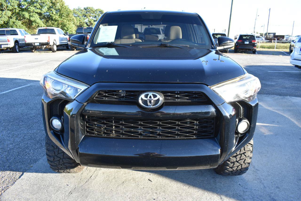 Used 2017 Toyota 4Runner SR5 RWD image 3