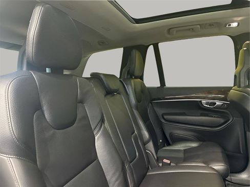 Used 2018 Volvo XC90 T6 Momentum w/ Convenience Package AWD/4WD image 19
