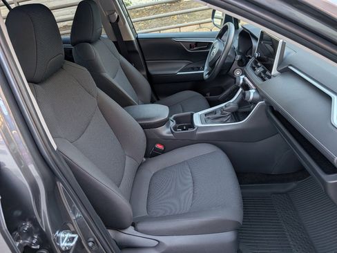 Used 2025 Toyota RAV4 LE image 7