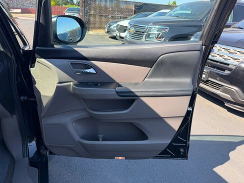 Used 2017 Honda Odyssey SE image 17