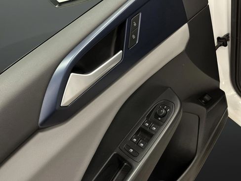 Used 2022 Volkswagen Taos SE image 26