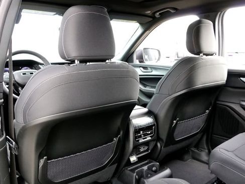 New 2025 Jeep Grand Cherokee L Laredo image 17