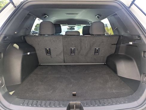 Used 2025 GMC Terrain Elevation AWD/4WD image 29