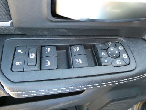 New 2026 RAM 3500 Big Horn AWD/4WD image 19