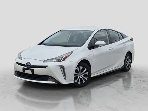Used 2019 Toyota Prius XLE AWD/4WD image 1