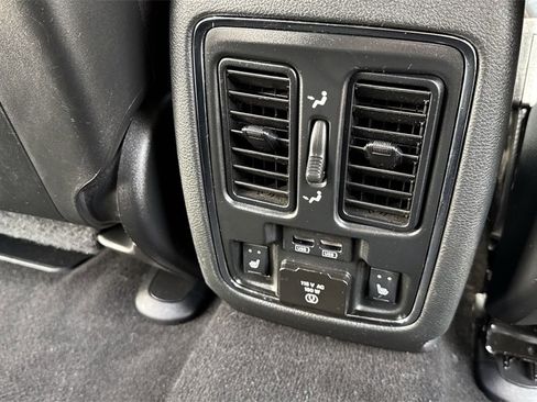 Used 2020 Jeep Grand Cherokee Limited w/ Luxury Group II image 38