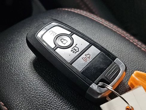 Used 2025 Ford Escape ST-Line AWD/4WD image 33