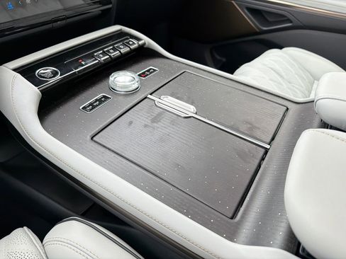New 2026 Lincoln Navigator L Black Label AWD/4WD image 32