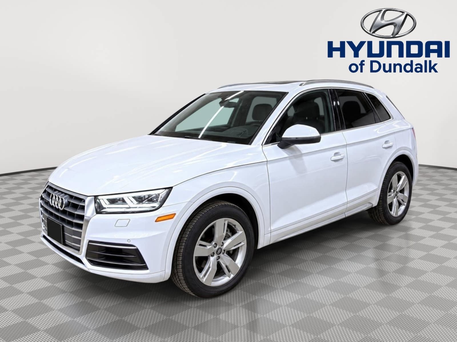 Used 2019 Audi Q5 2.0T Premium Plus w/ Premium Plus Package AWD/4WD image 4