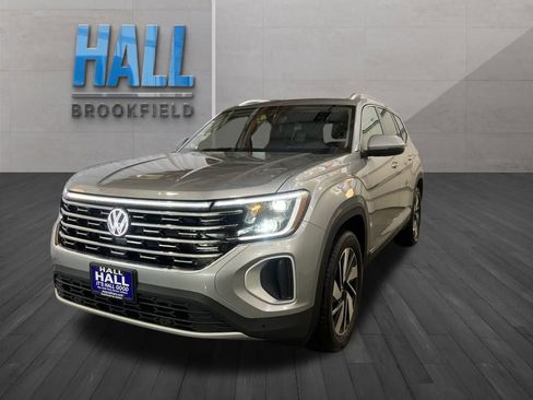 New 2026 Volkswagen Atlas SEL AWD/4WD image 1