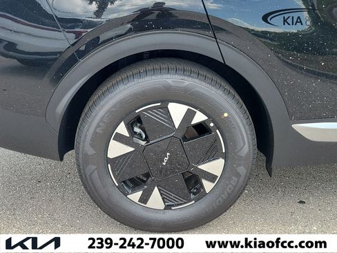 New 2026 Kia Sportage LX FWD image 9