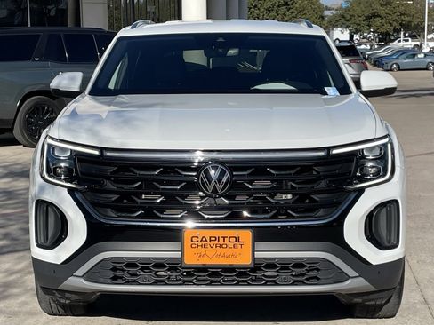 Used 2024 Volkswagen Atlas Cross Sport SE image 7