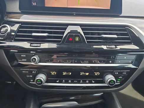 Used 2019 BMW 540i w/ Convenience Package RWD image 30