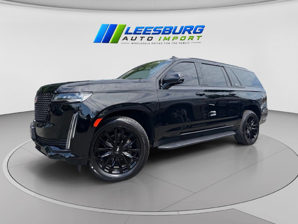 Used 2022 Cadillac Escalade ESV Luxury AWD/4WD image 2