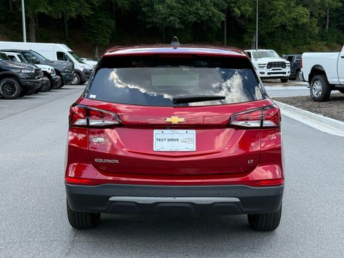 Used 2024 Chevrolet Equinox LT FWD image 4