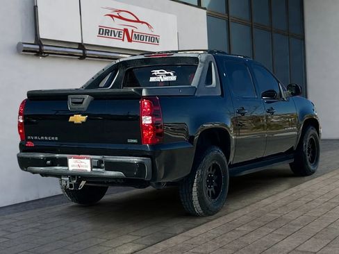 Used 2012 Chevrolet Avalanche LS image 4