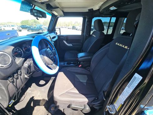Used 2013 Jeep Wrangler Unlimited Sahara w/ Dual Top Group AWD/4WD image 5