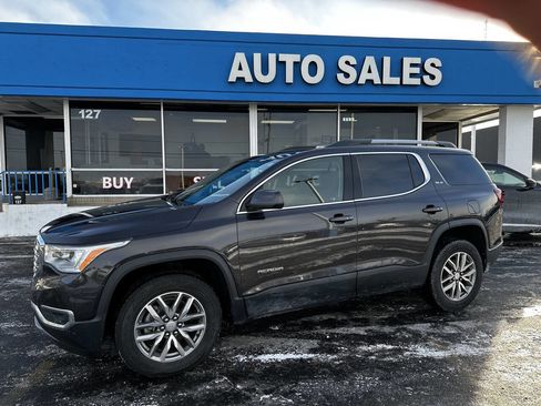 Used 2017 GMC Acadia SLE image 3