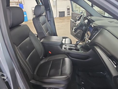 Used 2023 Chevrolet Traverse LT w/ LT Premium Package AWD/4WD image 10