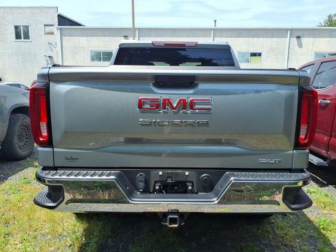 Used 2023 GMC Sierra 1500 SLT w/ SLT Premium Package AWD/4WD image 4