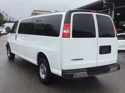 Used 2024 Chevrolet Express 3500 LT w/ LT Preferred Equipment Group RWD image 3