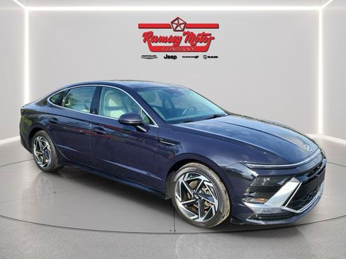 Used 2024 Hyundai Sonata SEL w/ Convenience Package FWD image 7