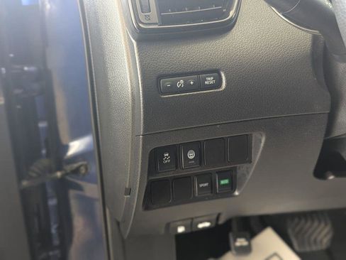 Used 2020 Nissan Rogue Sport S FWD image 13