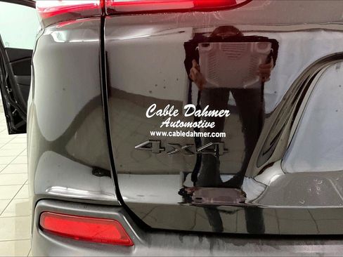 Used 2023 Jeep Cherokee Altitude Lux image 23