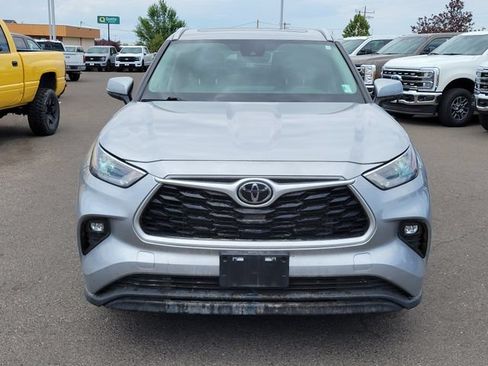 Used 2023 Toyota Highlander XLE AWD/4WD image 8