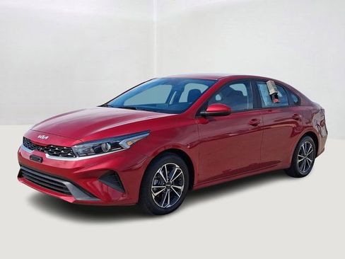Used 2023 Kia Forte LXS FWD image 3