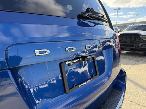 Used 2013 Dodge Grand Caravan SXT image 9