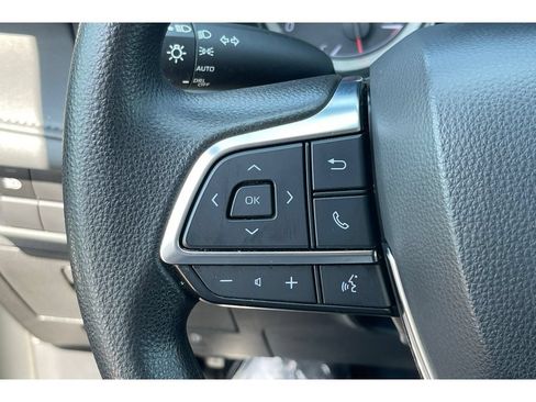 Used 2021 Toyota Highlander L FWD image 36