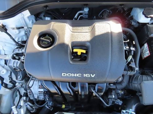 Used 2018 Hyundai Elantra SEL image 37