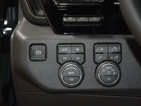 New 2026 Chevrolet Silverado 1500 ZR2 image 40