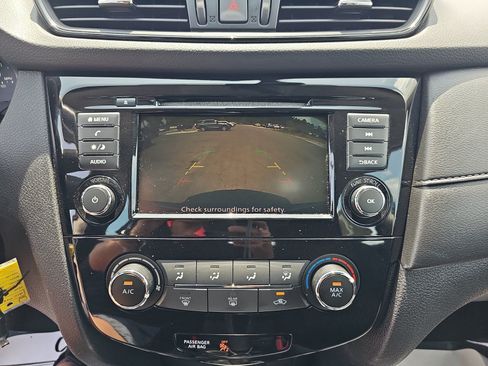 Used 2020 Nissan Rogue S AWD/4WD image 19