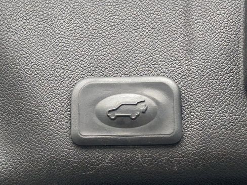 Used 2012 GMC Acadia SLE image 27