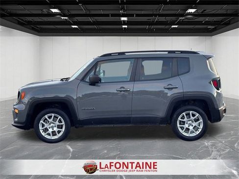 Used 2022 Jeep Renegade Latitude w/ Convenience Group image 2