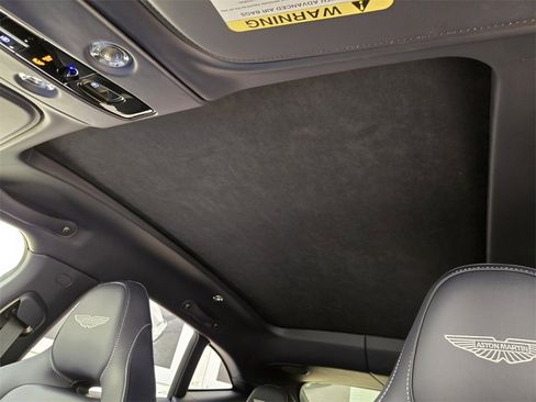 Used 2025 Aston Martin DBX 707 image 18