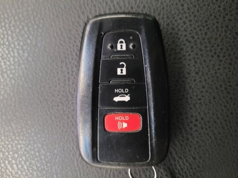 Used 2018 Toyota Camry XSE w/ Driver Assist Package image 32