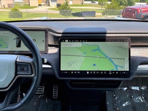 Used 2024 Rivian R1S Adventure AWD/4WD image 11