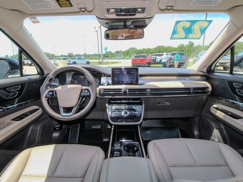 Used 2022 Lincoln Corsair AWD w/ Equipment Group 101A image 11