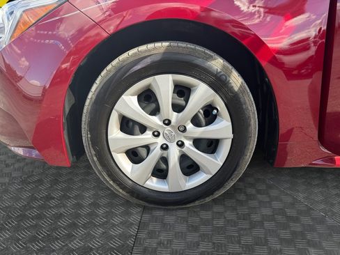 Used 2025 Toyota Corolla LE image 17