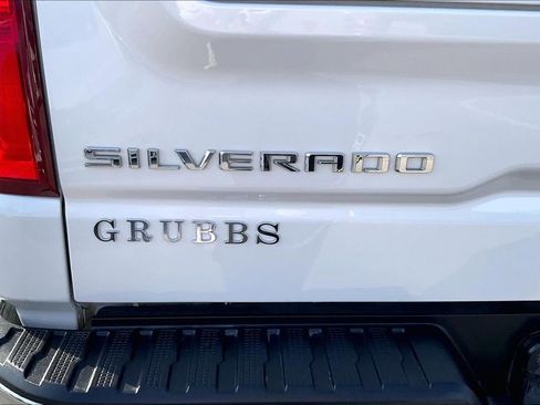 Used 2022 Chevrolet Silverado 1500 LTZ image 40