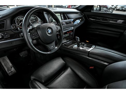 Used 2013 BMW 750Li xDrive image 10