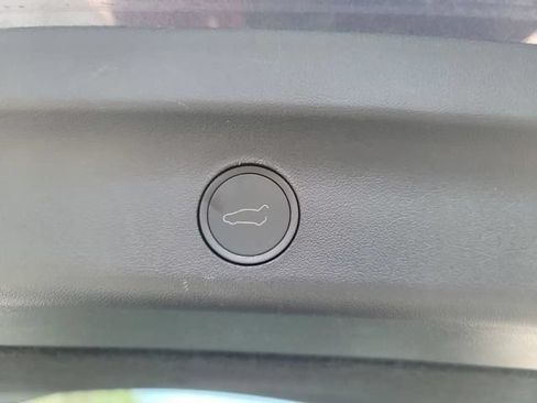 Used 2023 Tesla Model Y 2WD image 28