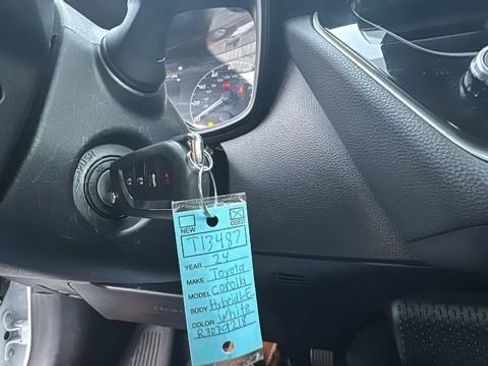 Used 2024 Toyota Corolla LE image 14
