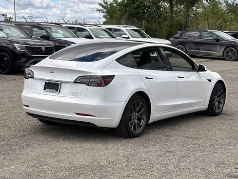 Used 2022 Tesla Model 3 Long Range AWD/4WD image 5