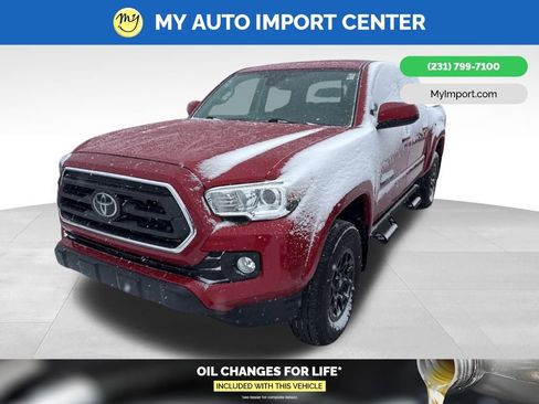 Used 2020 Toyota Tacoma SR5 image 3