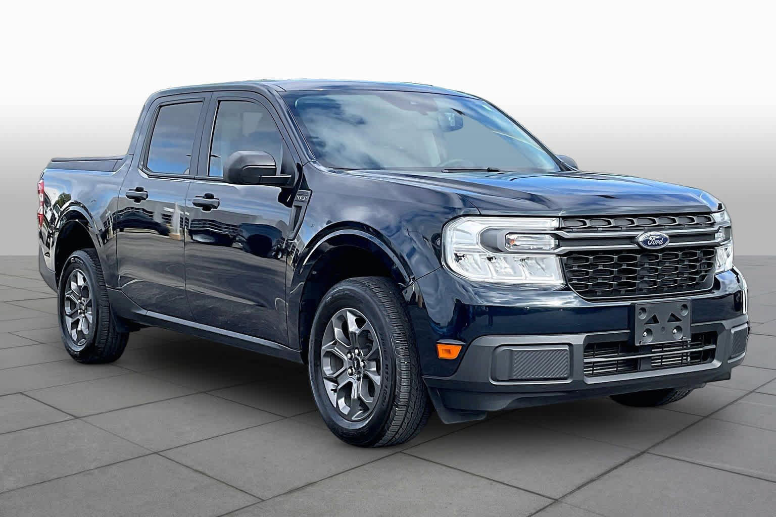 Used 2022 Ford Maverick XLT FWD image 3
